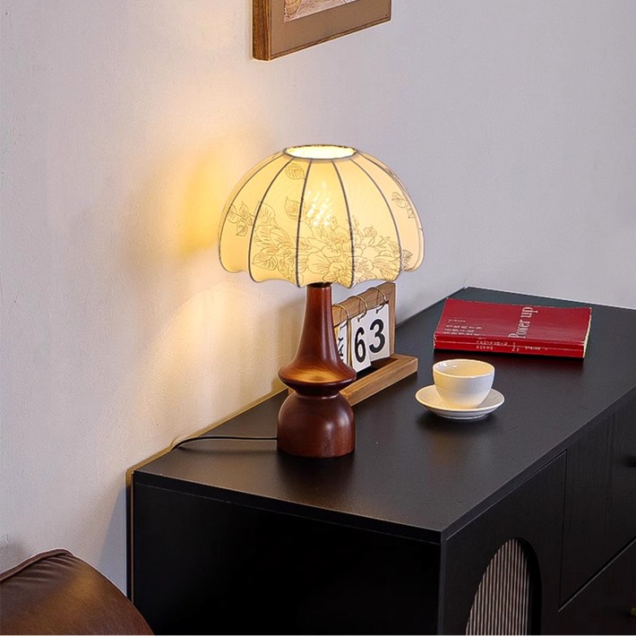 Vintage Flower Bud Table Lamp