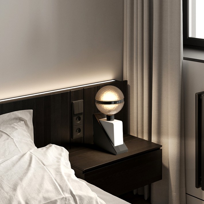 Light Luxury Glass Sphere Table Lamp