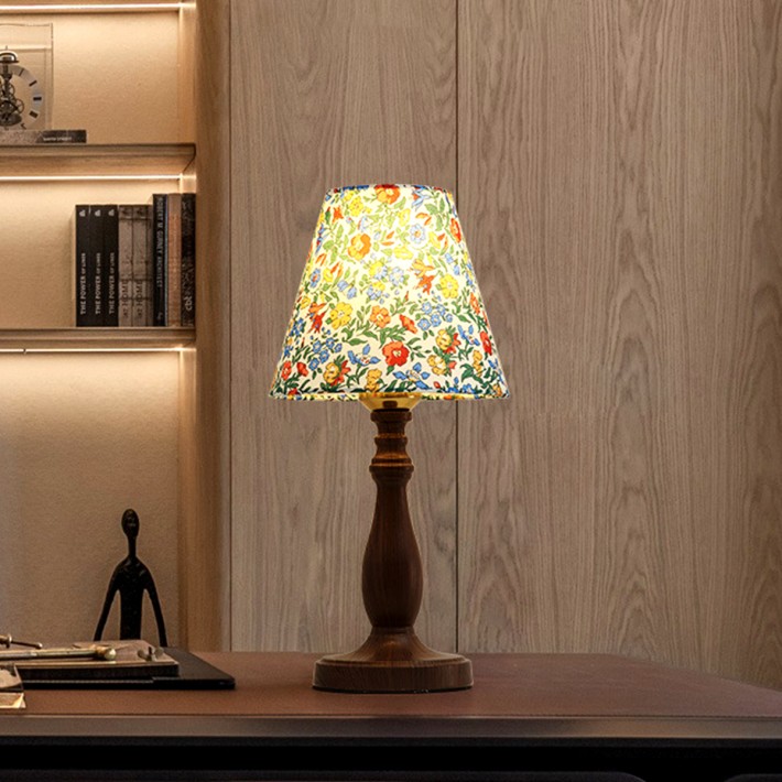 Vintage Floral Table Lamp